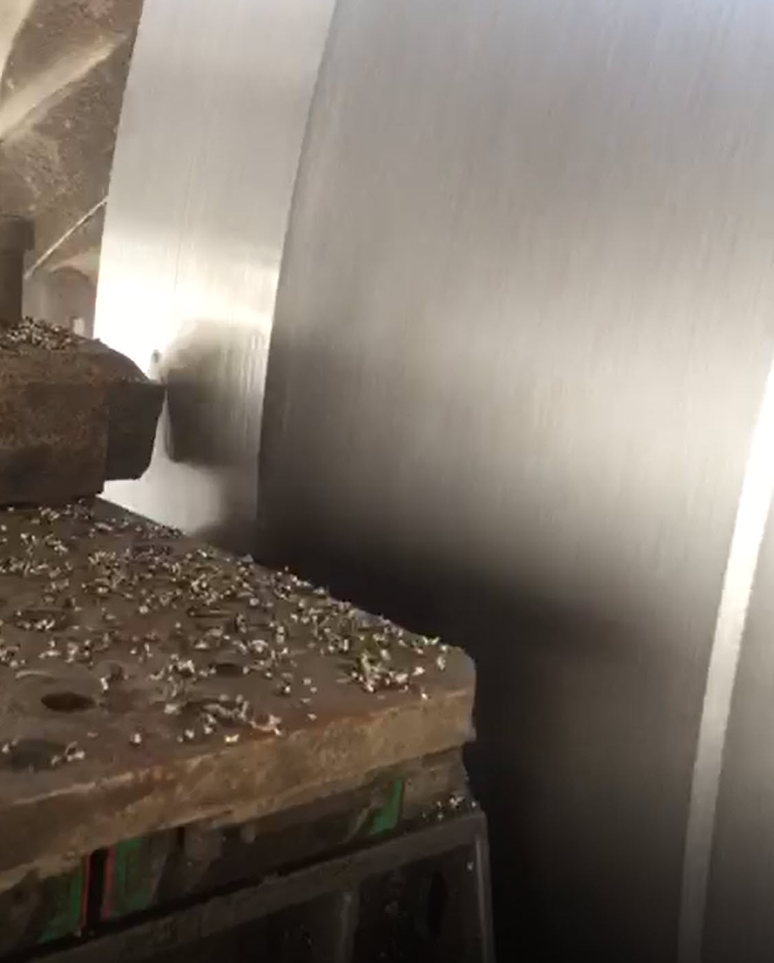 Butech cung cấp dịch vụ tiện và mài con lăn đỡ lò quay cho nhà máy xi măng Aalborg cement – Malaysia